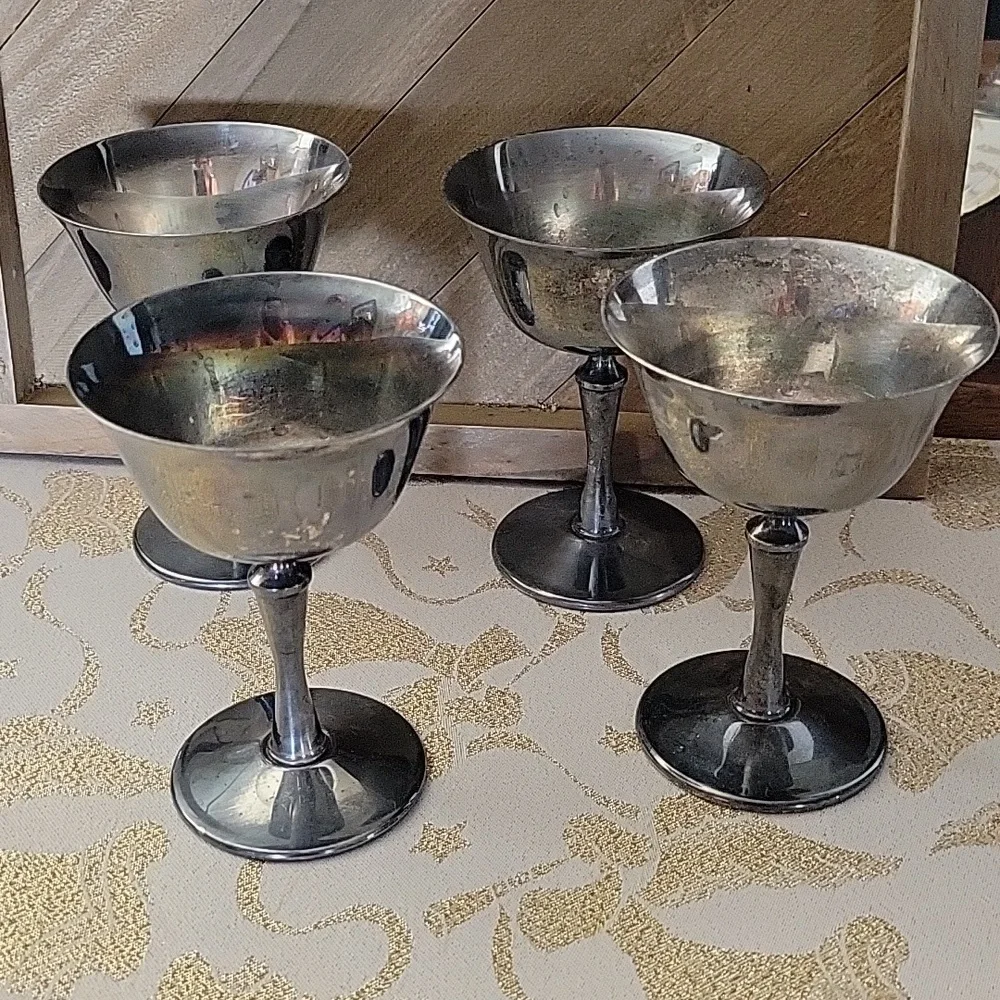4 Vintage Patina Silver-plated EL de Uberti Italy Champagne Dessert Goblets - Picture 2 of 5